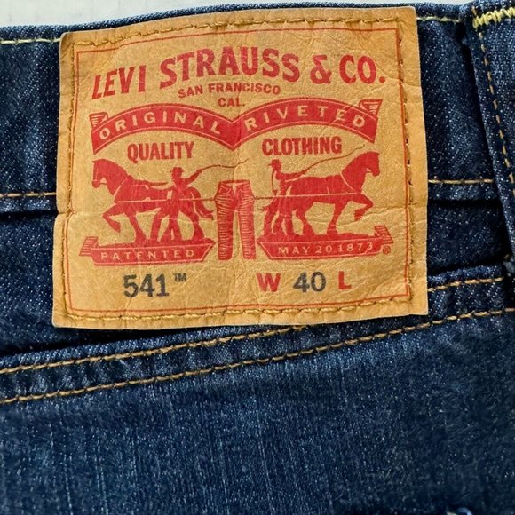 Levis 541 Dark Wash Red Tab Denim Jean Shorts Men's Size 40 - Picture 3 of 5